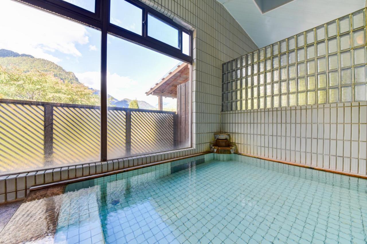 Resort Inn Chirorian Такаяма Екстериор снимка